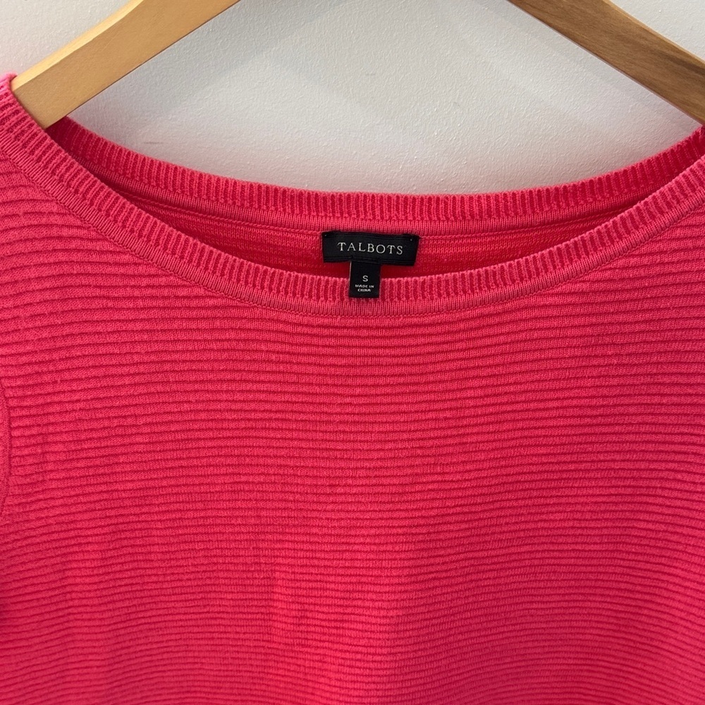 💖 Talbots Vibrant Pink Ribbed Top
Size Small - Picture 2 of 6